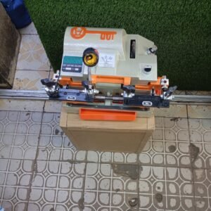 Key Cutting Machine (100E)